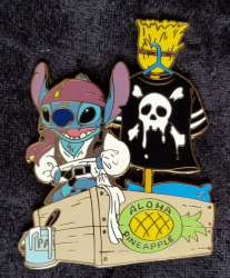 8436 - Lilo & Stitch - Stitch Pirates of the Caribbean Jumbo - Disney Auctions alternate image