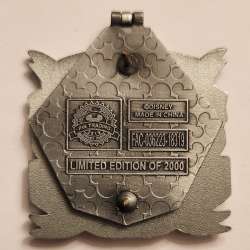 'Crests of the Kingdom Series - The Enchanted Tiki Room (Aves Tropicae Cantabo) - DLR'