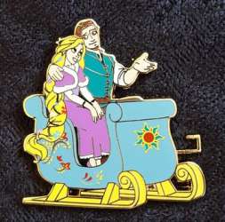 3765 - The Christmas of Rapunzel - Rapunzel and Flynn in a Sleigh - Disneyland Resort Paris alternate image