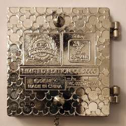 14850 - Pin Trading Tales - Oswald the Lucky Rabbit - Disneyland Resort alternate image