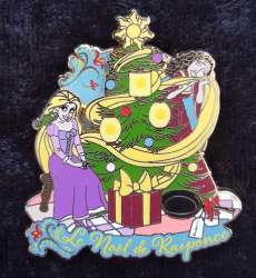 The Christmas of Rapunzel - Rapunzel and Mother Gothel with Christmas Tree - DLP