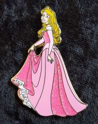 13716 - Princess Series - Aurora Lifting Her Skirt - Disneyland Resort Paris alternate image