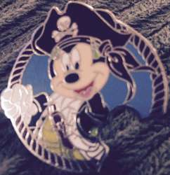 18607 - Mickey's Mystery Pin Machine - Pirate Puzzle Collection - Mickey Pirate - Walt Disney World alternate image