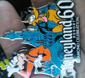 6855 - WDTC/Costco/AAA Series: Disneyland Resort Diamond Celebration, 2015 - Goofy and Pluto - Disney Licensed alternate image