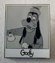 16075 - Characters and Cameras Mystery - Goofy Chaser alternate image