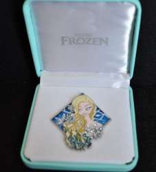 6600 - D23 Expo 2015 - Elsa Swarovski - Disney Fan Club alternate image