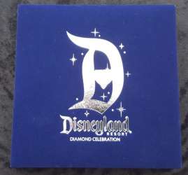 6657 - Disneyland 60th "Diamond Celebration" - Mickey, Minnie, Pluto, Goofy, Donald and Daisy at Castle alternate image