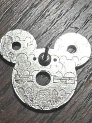 16699 - 2017 Hidden Mickey - Fruit - Pineapple - Walt Disney World alternate image