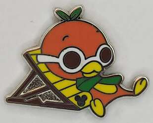 17161 - 2011 Hidden Mickey - Orange Bird - Sunbathing - Walt Disney World alternate image