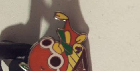 17161 - 2011 Hidden Mickey - Orange Bird - Sunbathing - Walt Disney World alternate image