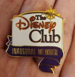 17543 - The Disney Club Member Exclusive - The Disney Club Inaugural Member alternate image
