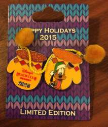 21026 - Resort Holiday Collection 2015: Mittens - Beach Club Resort - Pluto Mittens - Walt Disney World alternate image