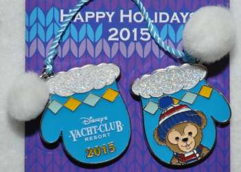 21037 - Resort Holiday Collection 2015: Mittens - Yacht Club Resort - Duffy the Bear Mittens - Walt Disney World alternate image