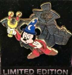'Haunted Mansion - Sorcerer Mickey with Hat Box Ghost - WDI'