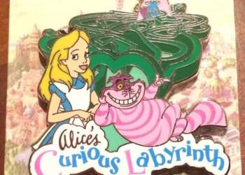 18307 - Disneyland Paris Attraction Series - Alice's Curious Labyrinth - Disneyland Resort Paris alternate image