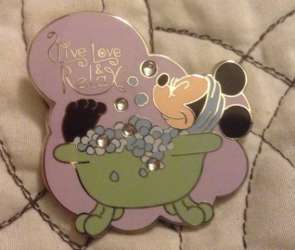 18260 - Minnie Taking A Bubble Bath - Live, Love, Relax alternate image