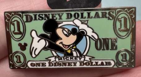 18790 - 2007 Hidden Mickey - Disney Dollars - $1 Mickey - Walt Disney World alternate image