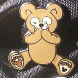 35891 - WDW Hidden Mickey Series 2008: Duffy Bear - Duffy Bear Sitting (COMPLETER) - Walt Disney World alternate image