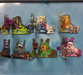 19609 - Season's Greetings Ice Skates - Season's Greetings Six Pin Ice Skates Box Set alternate image