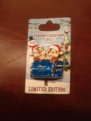 33168 - Resort Holiday Collection 2012: Season's Greetings Mailbox - Disney's Hilton Head - Chip and Dale - Season's Greetings - Walt Disney World alternate image