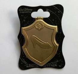 11735 - Hinged Princess Crest - Cinderella - Walt Disney Imagineering alternate image