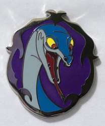 8405 - Crooked Comrades - Mystery Collection - Joanna alternate image