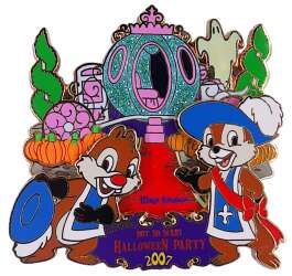 'Mickey's Not So Scary Halloween Party (MNSSHP) 2007 - Chip &amp; Dale as Footmen - WDW'