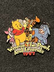 23227 - 100 Years of Dreams - Winnie the Pooh and Friends (1982) Pin #13 - Disney Store US alternate image