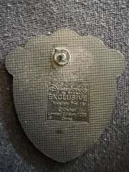 'Mystery Pin Series 2001 - Mickey Mouse Thumbs Up - DLR'