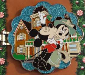 17825 - Gingerbread House Collection 2016 - Hinged Grand Floridian Wreath - Walt Disney World alternate image