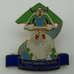 24612 - Energizer / Disney Parks Pin Collection - Happiest Celebration on Earth - Soarin' Goofy alternate image