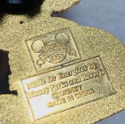 24612 - Energizer / Disney Parks Pin Collection - Happiest Celebration on Earth - Soarin' Goofy alternate image