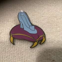 10269 - Disney Parks - Cinderella Icons - 4-pin set - Glass Slipper alternate image