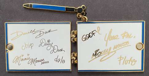 26443 - Autograph Books - Mickey, Minnie, Donald, Daisy, Goofy and Pluto - Walt Disney World alternate image