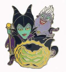 The Villains World 2017 - Maleficent and Ursula with Maleficent Cauldron