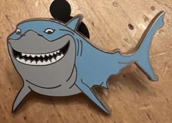 28574 - Finding Nemo 10th Anniversary - Bruce Facing Left alternate image