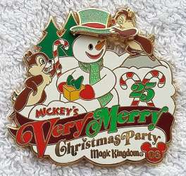 4994 - Mickey's Very Merry Christmas Party (MVMCP) 2008 - Chip and Dale - Walt Disney World alternate image