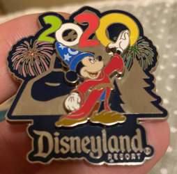 2020 Dated Year Pins - Sorcerer Mickey - DLR
