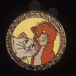 DLR Hidden Mickey Series 2010: The Aristocats Collection - Duchess and O&#039;Malley - DLR