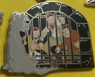 Disney Park Attractions Mystery Box Collection - Pirates of the Caribbean jail and dog with key - MLT