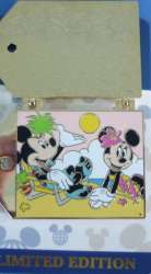 21553 - 2017 DVC Luggage Tag Pin - Mickey Mouse and Minnie Mouse on the beach alternate image