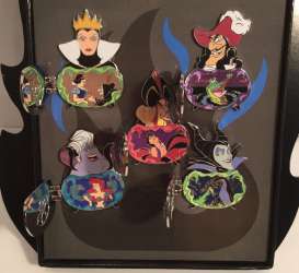Mickey&#039;s Not So Scary Halloween Party (MNSSHP) 2017 - Villains Cauldron Box Set - WDW