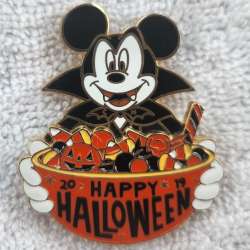 29997 - Halloween 2019 - Vampire Mickey with a Bowl of Candy - Theme Park Cast Member Exclusive alternate image