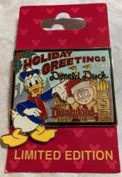 30423 - Holiday Greetings Postcard 2007 - Donald Duck - Disneyland Resort alternate image