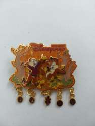 42594 - Chip & Dale Seasons - Chip and Dale in the Autumn - Hong Kong Disneyland alternate image