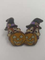 31201 - Halloween 2004 - Chip & Dale Peeking out from behind Pumpkins - Disney Store Japan alternate image