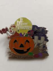 21757 - Trick or Treat 2004 - Dale in Pumpkin - Walt Disney World alternate image