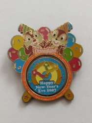 31389 - New Year's Eve/Day - Happy New Year's Eve 2007/Day 2008 Spinner - Chip and Dale - Disneyland Resort alternate image