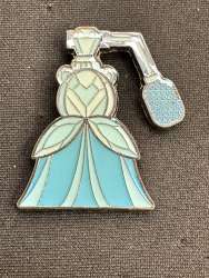 31491 - Loungefly - Princess Perfume Bottle - Cinderella - Loungefly alternate image