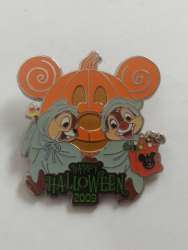 31632 - Halloween 2009 - Chip & Dale w/ Mickey Head Pumpkin alternate image